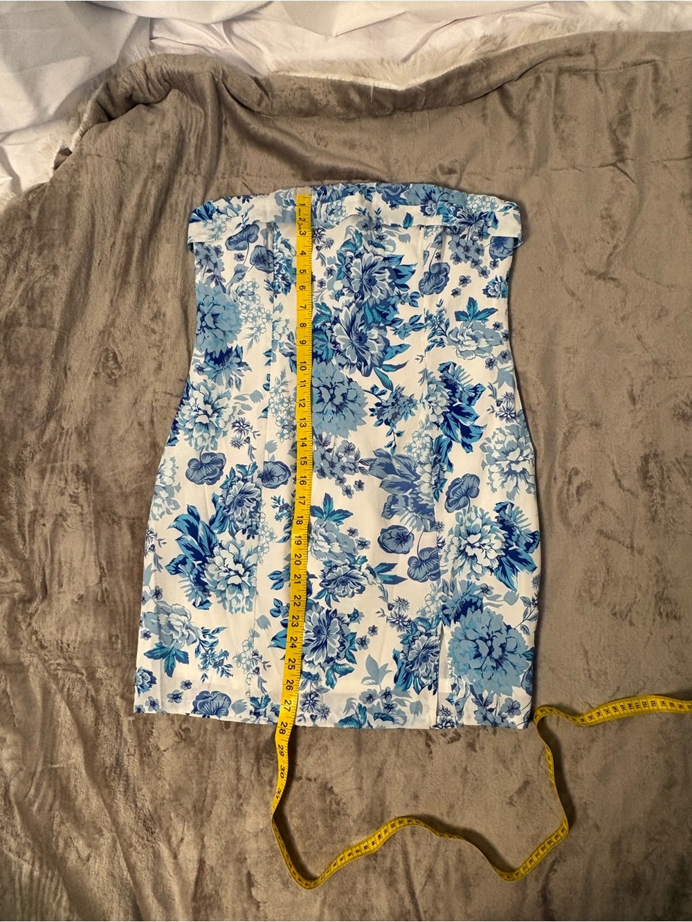 That's So Fetch White & Blue Floral Mini Tube Dress Sz US 10 - Picture 8 of 10